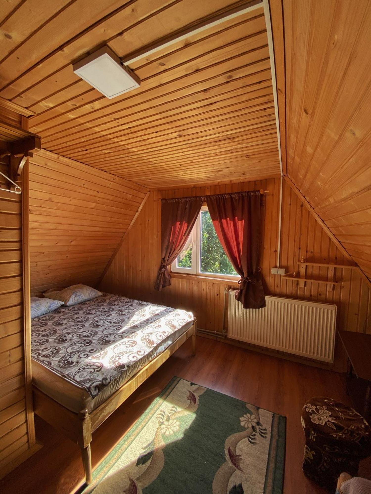 У Олега Hotel Verkhne-Studenyy Ngoại thất bức ảnh